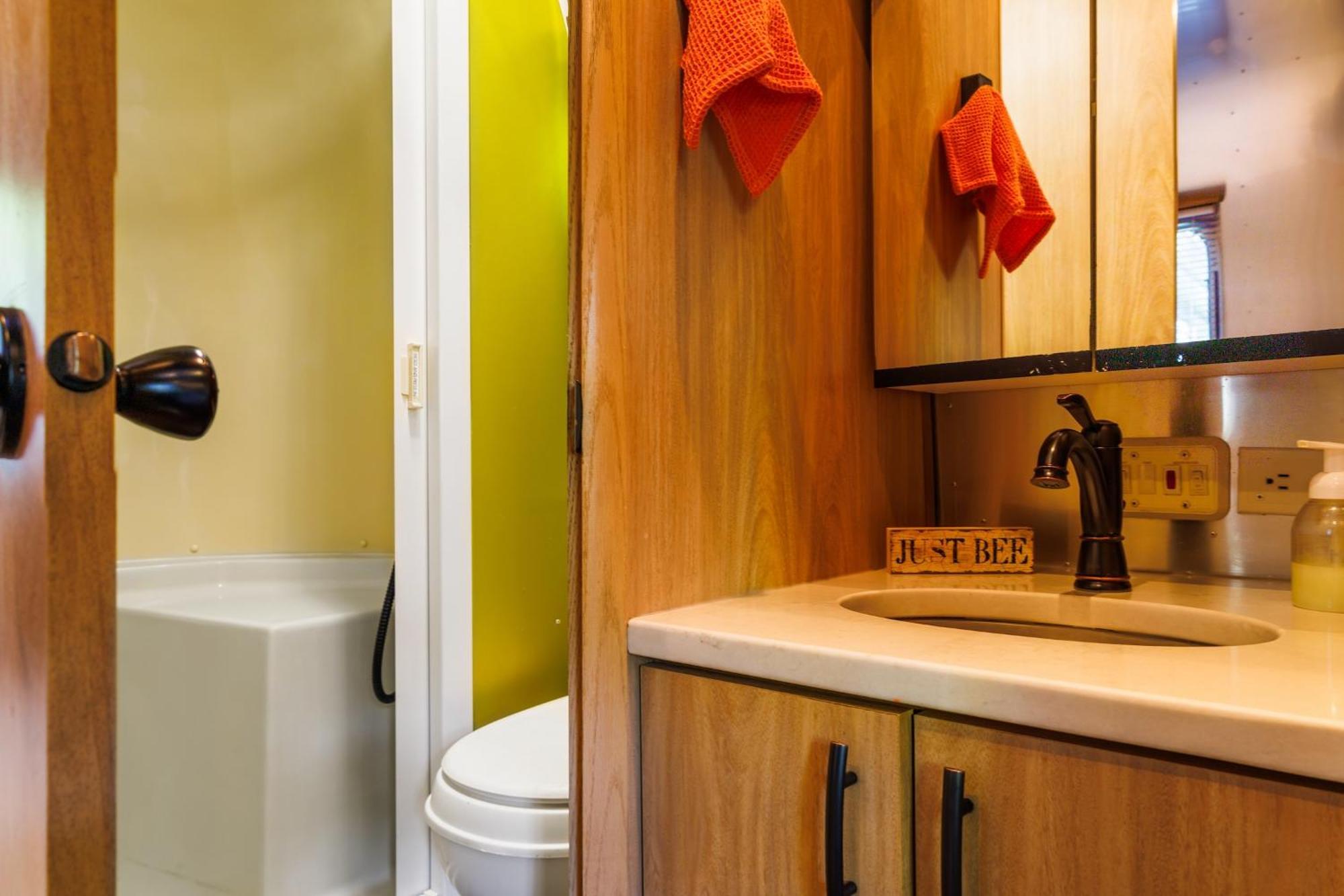 Cozy 1Br Airstream Near Leipers Fork - Sleeps 3 Apartment Franklin Luaran gambar